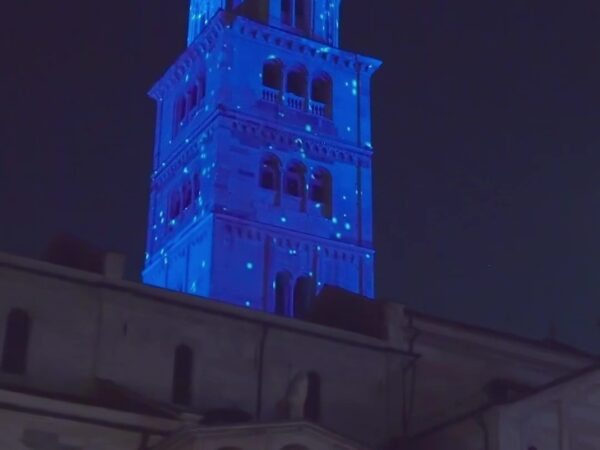 videomapping-ghirlandina (12) videomapping-ghirlandina (12)